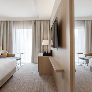 Queen Guest Room
